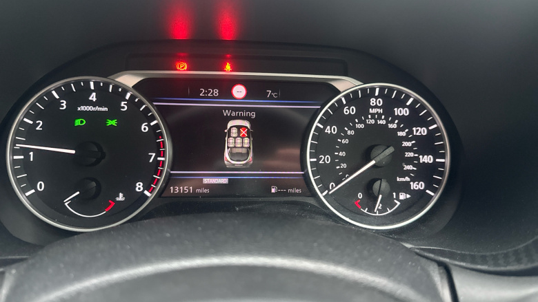 Nissan Juke 1.0 DiG-T N-Connecta 5dr Petrol Hatchback